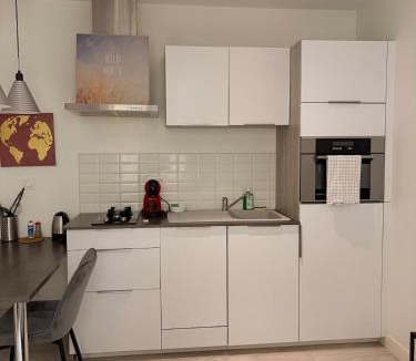 Quartier Capuche-Allies Apartment | Studio cosy - Wifi - Tram au pied