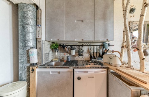 Eclose-Ouest Apartment | Studio 'Exceptional View' with Mountain Views, Balcony, and Wi-Fi