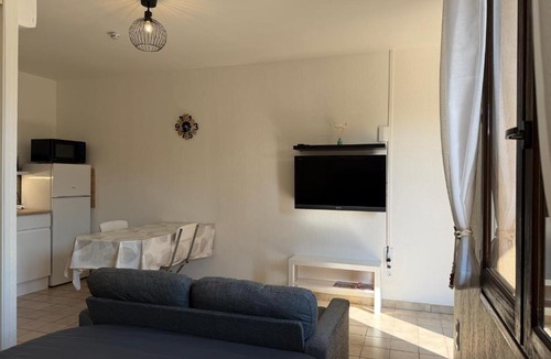 Chateau-Arnoux-Saint-Auban House | Studio cosy tout confort proche ARKEMA