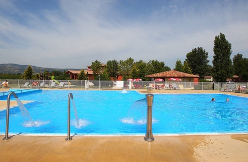Chateauneuf-sur-Isere Apartment | Studio calme et spacieux | 2 piscines et sauna!