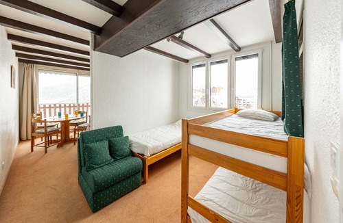 Saint-Francois-Longchamp Apartment | Studio for 5, ski-in/ski-out, central location