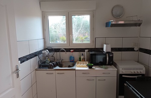 Villeneuve-les-Maguelone Apartment | Studio 4 km from the sea swimming pool and garden Bicycle available for hiking