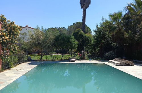 Villeneuve-les-Maguelone Apartment | Studio 4 km from the sea swimming pool and garden Bicycle available for hiking