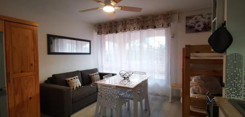 Le Grau-dʼAgde Apartment | Studio Grau d'Agde Résidence à 2mn à pied de la mer