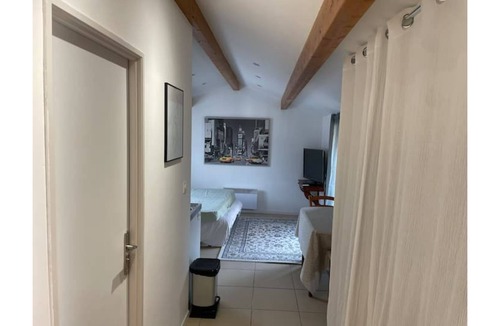 Brignais Apartment | Studio in the center of Brignais.