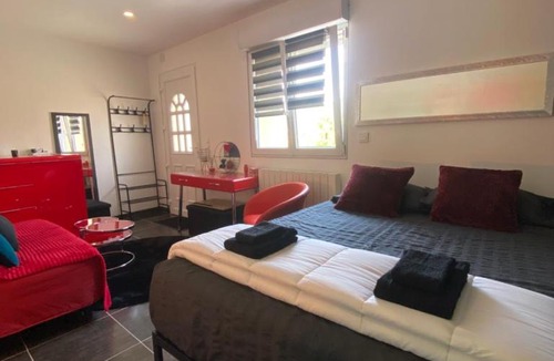 Les Salles-du-Gardon Apartment | Studio indépendant RDC, Parking privé & Wi-Fi haut débit