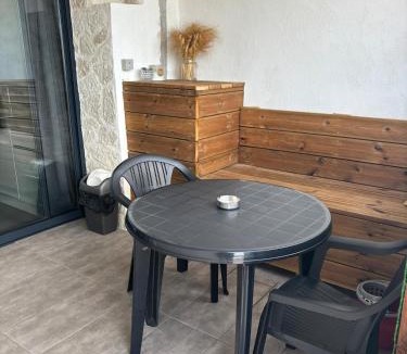 Saint-Savournin Apartment | studio indépendant terrasse et piscine avec accés limité mais privatisée