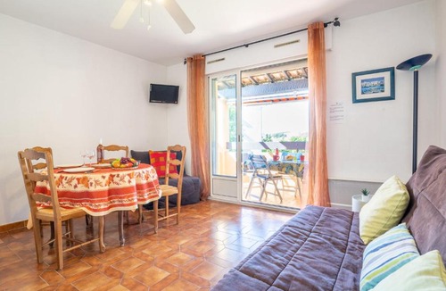 Saint-Cyr-sur-Mer Apartment | Studio Le Weekend-2 by Interhome