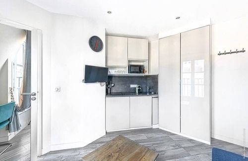 Ternes Apartment | Studio Mac Mahon - Champs Elysees by B'Your Home