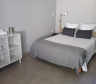 Bollene Apartment | Studio meublé tout confort climatisé
