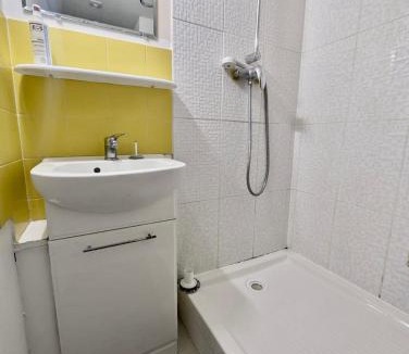 Quartier Chorier-Berriat Apartment | Studio Nouveau - Centre & Calme avec Wifi
