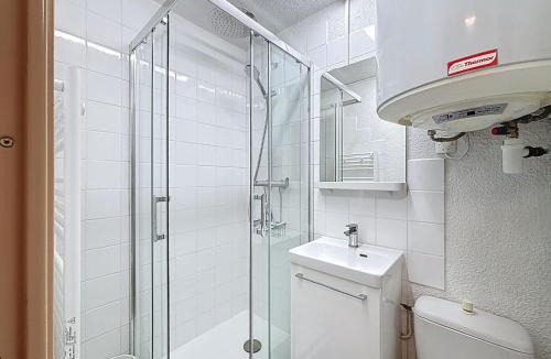 Hirmentaz Apartment | Studio Résidence des Montagnes by Interhome