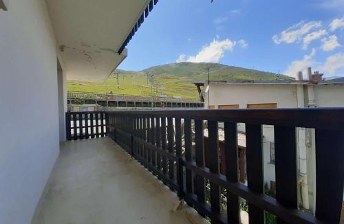 Pla d'Adet Apartment | Studio spacieux pour 4 personnes à 1700m avec balcon, accès direct aux pistes et équipements complets. - FR-1-457-290