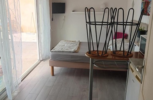Manosque House | Studio sympa avec parking privé, piscine et clim
