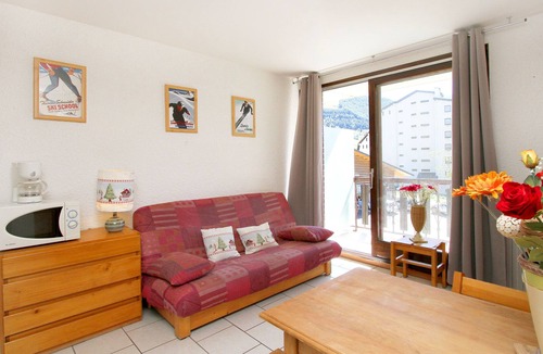 Mont-de-Lans Apartment | Studio with balcony SOUTH, at the foot of Telesiege du diable