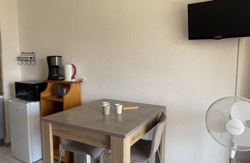 Le Port Apartment | Studio with Terrace and Parking in Canet-en-Roussillon