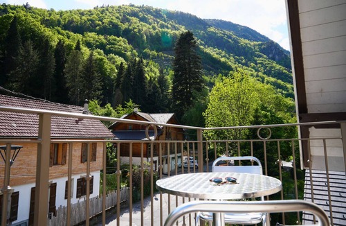 Brides-les-Bains Apartment | Studio with twin beds