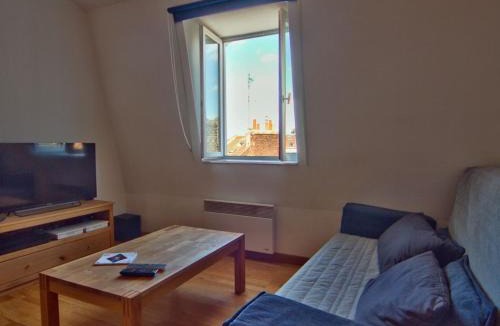 Wazemmes Apartment | StudioLille - Happy