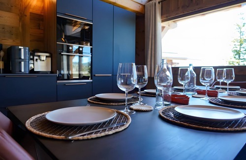 Superbolquere Ski Chalet | Stunning New Chalet with Panoramic Views and Jacuzzi