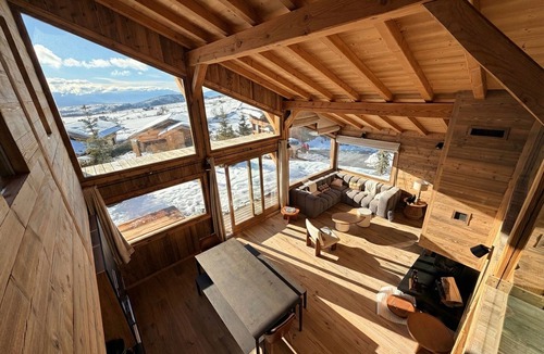 Superbolquere Ski Chalet | Stunning New Chalet with Panoramic Views and Jacuzzi