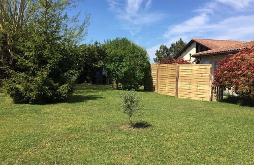 Gaillan-en-Medoc House | Stunning private villa for 6 people with private pool, WIFI, TV and terrace