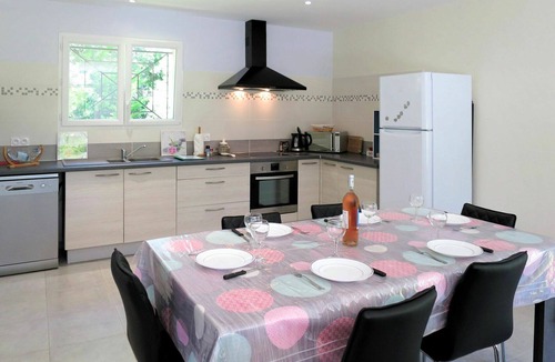Civrac-en-Medoc House | Stunning private villa for 4 guests with WIFI, TV and terrace