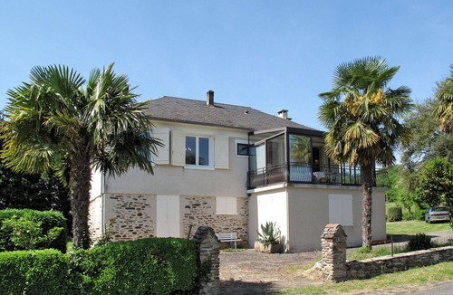Altillac House | Stunning private villa for 6 guests with WIFI, TV, terrace, pets allowed and panoramic view