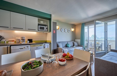 Courseulles-sur-Mer Apartment | Stunning River View Apartment for 5