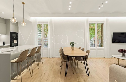 el Fort Pienc Apartment | Stylish and Modern Apartment