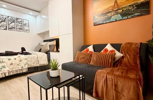 Croulebarbe Apartment | Stylish Apartment in Paris Center Metro 6 Glacière & M7 Les Gobelins
