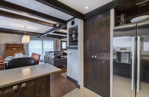 Courchevel Apartment | Stylish central apartment with fireplace and parking in Courchevel