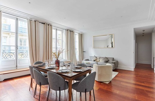 Gaillon Apartment | Sublime 3 bedroom flat Palais Royal Bourse