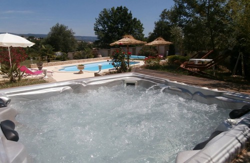 Saint-Etienne-de-Fontbellon Villa | SUD ARD LUXURY VILLA SWIMMING POOL and PRIVATE SPA wifi