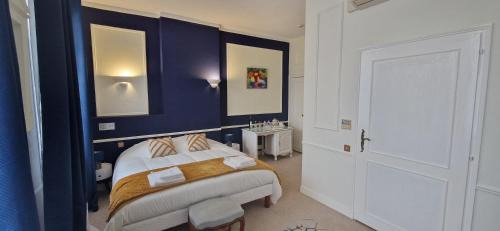 Gaillan-en-Medoc House | Suite Majorelle du Château