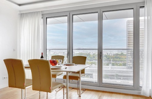 Gare Apartment | Suite Mitterand, Penthouse Parisien avec balcon