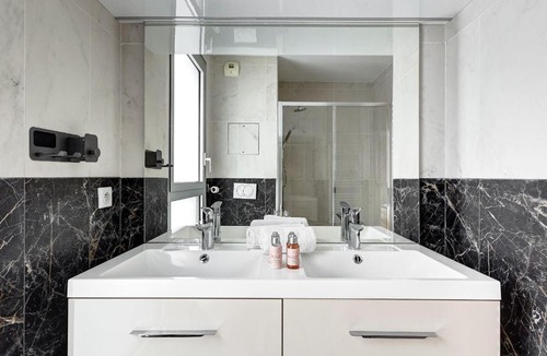 Gare Apartment | Suite Mitterand, Penthouse Parisien avec balcon