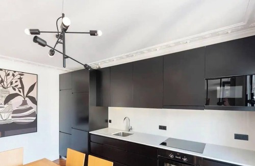2nd Arrondissement Apartment | Suite Paris Stendhal by HILO Collection