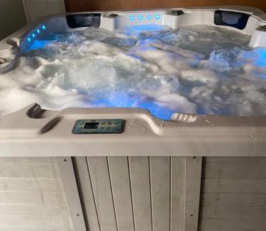 Vauvert Apartment | Suite royale avec en options jacuzzi, dîner aux chandelles et petit déjeuner