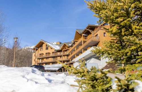 Les Bottieres House | Summer/Winter Savoie Paradise w/Family-Friendly Vibe | 3 Units | Indoor Pool