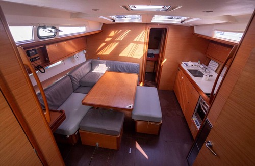 Saint-Mandrier-sur-Mer Boat Rental | Sun-Kissed Sailing Adventure in Provence-Alpes-Côte d'Azur