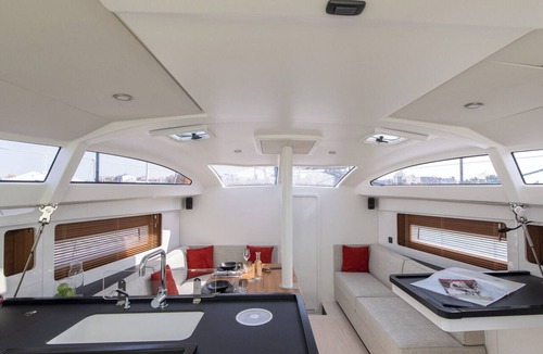 La Faviere Boat Rental | Sun-Kissed Sailing Adventure in Provence-Alpes-Côte d'Azur