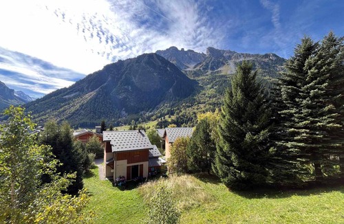 Pralognan-la-Vanoise Apartment | Sunny apartment with balcony - 4 guests
