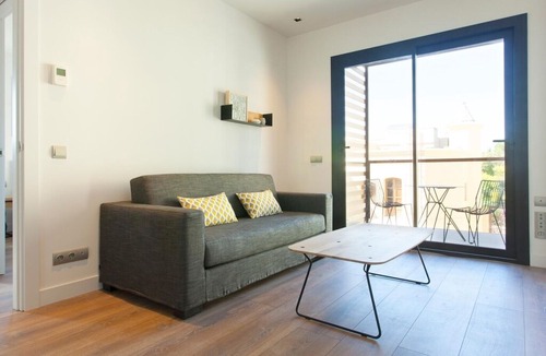 Vallcarca i els Penitents Apartment | Sunny apartment with balcony in Gràcia with optional parking for 4