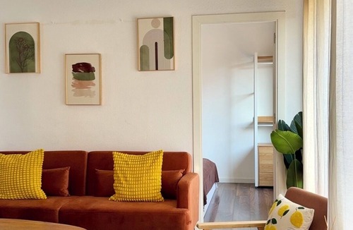 Sant Marti Apartment | Sunny Lemon Suites Metro L2