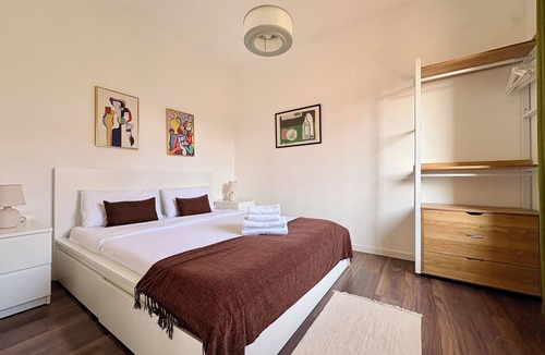 Sant Marti Apartment | Sunny Lemon Suites Metro L2
