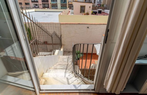 L'Antiga Esquerra de l'Eixample Apartment | Sunny Stylish Terrace next to Paseo de Gracia