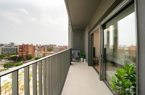 Cornella de Llobregat Apartment | Sunsets and the pool in Barcelona