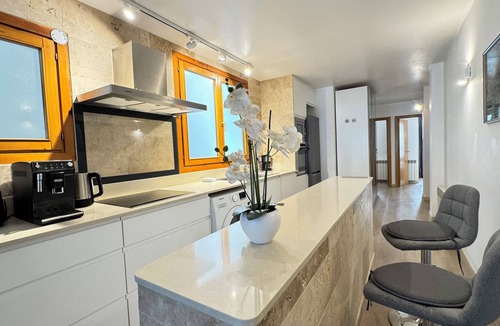 Les Escaldes Apartment | Superb 3 bedroom apartment with WiFi in Andorra la Vella, ski, Caldea