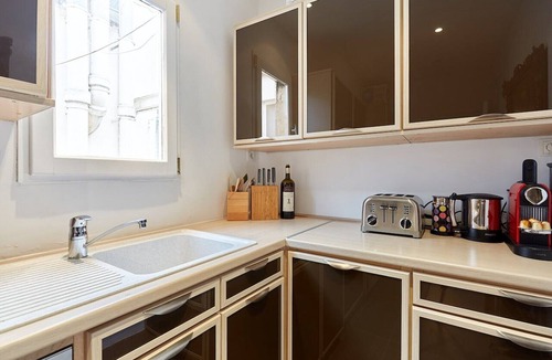 Chaillot Apartment | Superb Arc de Triomphe apartment