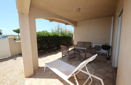 Portiragnes-Plage Apartment | Superb flat with air conditioning for 5 people, south exposed, Wifi, 20m away from the beach of.